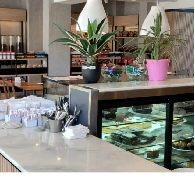 Salón y vitrina de productos de Bonafide